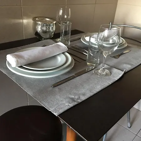 Invicta House Marques Порту