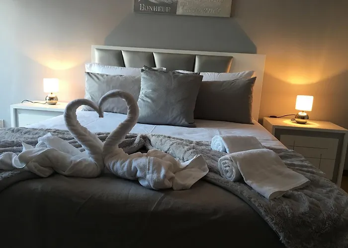 Invicta House Marques *