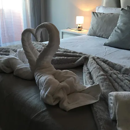 Invicta House Marques Daire