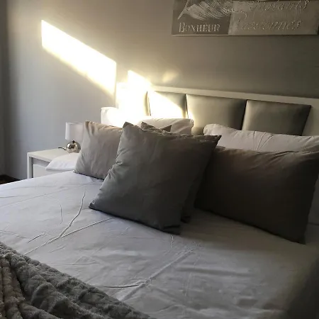 Invicta House Marques Daire