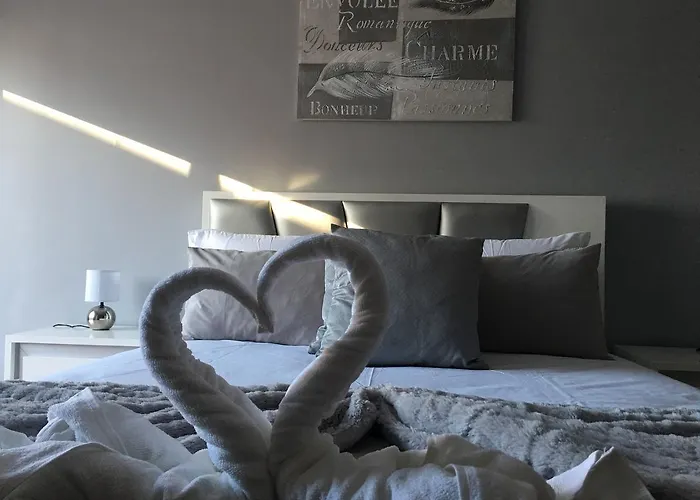 Invicta House Marques Daire